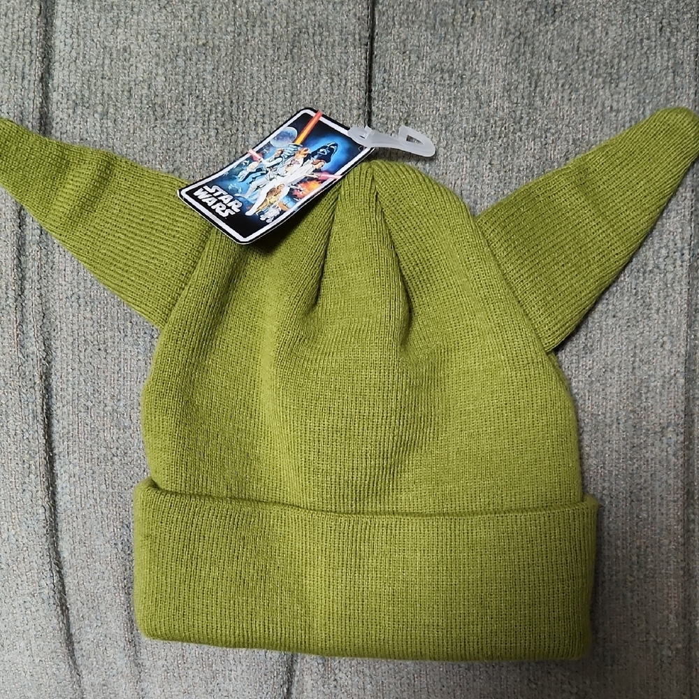 Star Wars Green Yoda Beanie - Picture 5 of 5